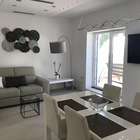 Pensjonat & Artemus Belveder Koper