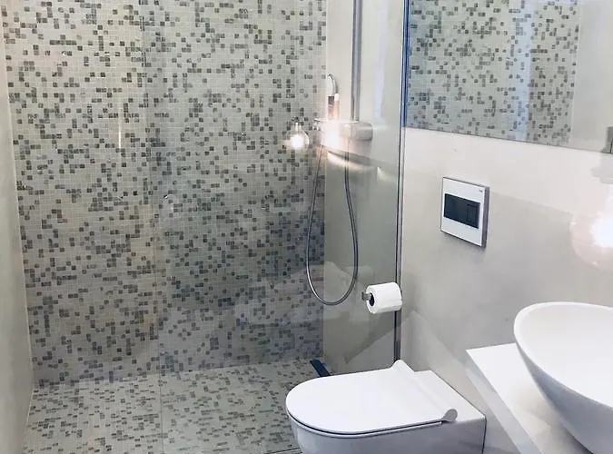 & Artemus Belveder Koper